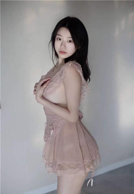 奶宝妹纸 – 23.02.28 漏空[17P/79MB]