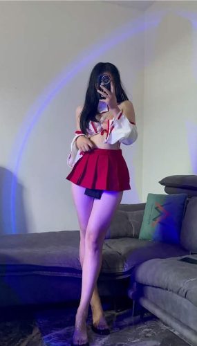 秋不吃鱼 – 红色超短 [35P/62MB]